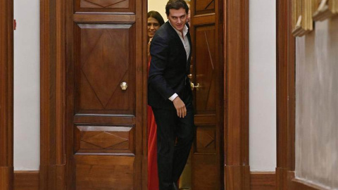 Albert Rivera, a su salida de la reunión con Pablo Casado. (FERNANDO VILLAR | EFE)