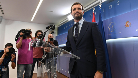 17/09/2019.- El presidente del PP, Pablo Casado, durante la rueda de prensa ofrecida esta tarde en el Congreso de los Diputados, tras su audiencia con el rey Felipe, en el marco de la segunda jornada de la ronda de consultas. / EFE - FERNAN