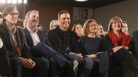 El secretari d'organització del PSC, Salvador Illa, l'alcaldable socialista per Barcelona, Jaume Collboni, el president espanyol Pedro Sánchez, la ministra d'Administració territorial, Meritxell Batet, i l'alcaldessa d'Hospitalet de Llobreg