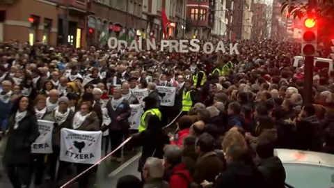 Miles de personas piden en las calles de Bilbao cambios en la polÃ­tica penitenciaria