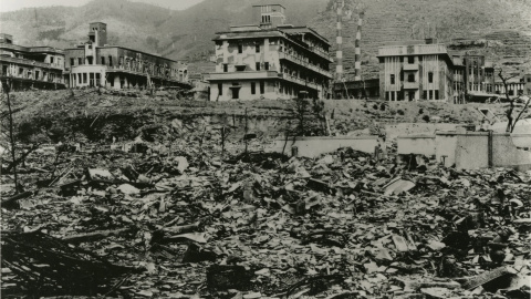 Vista del edificio del Colegio de Medicina de Nagasaki, tras la explosión de la bomba atómica. REUTERS/Torahiko Ogawa/Nagasaki Atomic Bomb Museum