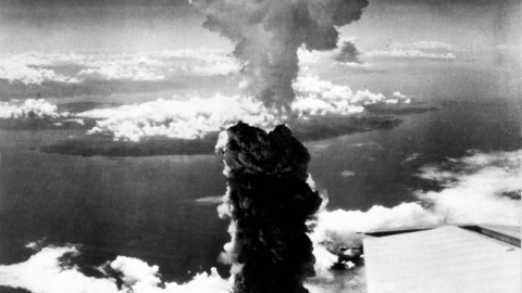 Explosión nuclear sobre Nagasaki.