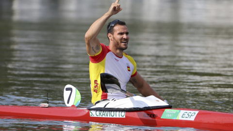 El piragüista español Saul Craviotto celebra su medalla de bronce en la final de K-1 200m en los JJOO de Río. REUTERS/Murad Sezer