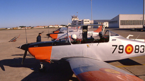 Imagen de una Enaer E-26 Tamiz, similar a la siniestrada, que el Ejército del aire utiliza para el adiestramiento. EA