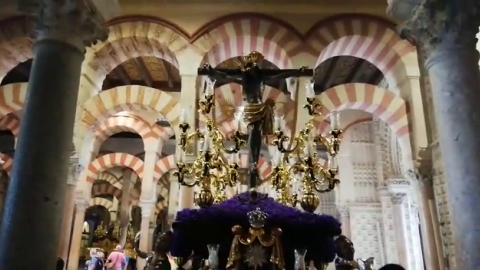 Pasos de Semana Santa en la Mezquita de CÃ³rdoba