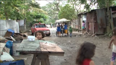 Una nueva caravana de migrantes hondureÃ±os parten hacÃ­a Estados Unidos