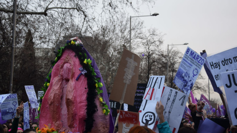 Manifestación feminista del 8M en Madrid. / MARÍA LOZANO