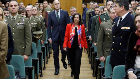 GRAF8983. MADRID, 15/01/2019.- La ministra de Defensa, Margarita Robles, a su llegada hoy a la inauguración de una jornada sobre Fuerzas Armadas y Constitución en su 40 aniversario, que tiene lugar hoy en la sede del CESEDEN. EFE/Juan Carlo