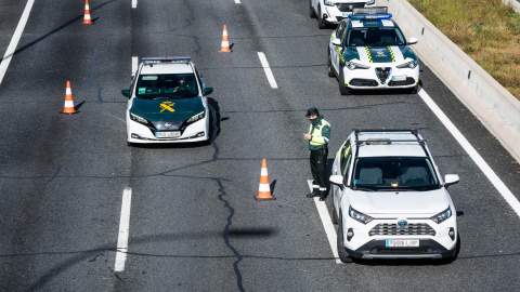 Imagen de archivo de varios coches de la Guardia Civil, en Madrid, a 1/12/2023