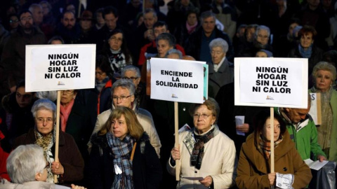 El 37% de las personas entrevistadas por la Cruz Roja asegura que pasa frío en su hogar - AFP