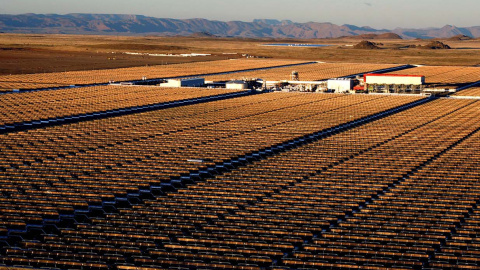 Planta de energía solar Solana, en el Estado de Arizona, construida por Abengoa