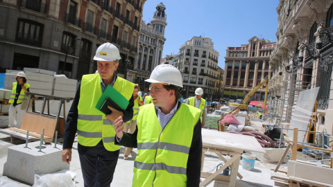 El alcalde de Madrid, José Luis Martínez Almeida, visita las obras del Proyecto Canalejas, uno de los mayores proyectos urbanísticos e inmobiliarios de la capital. AYUNTAMIENTO DE MADRID