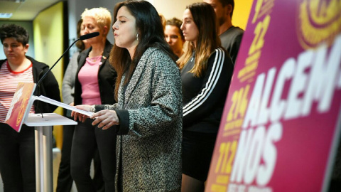 La diputada de la CUP Maria Sirvent durant la roda de premsa. CUP