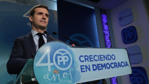 El vicesecretario de Comunicación del PP, Pablo Casado, durante la rueda de prensa que ha ofrecido hoy tras la reunión del Comité de Dirección, en la sede del partido. EFE/Zipi