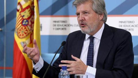 El ministro de Educación, Iñigo Méndez de Vigo, hace declaraciones tras la Conferencia Sectorial de Educación, que ha presidido hoy en Madrid. EFE