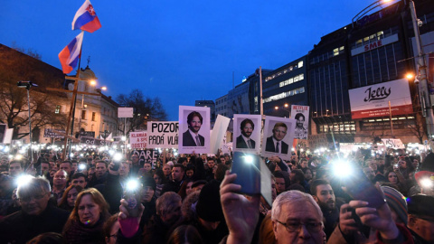 Manifestantes contra el Gobierno hace unos días en Bratislava. REUTERS/Radovan Stoklasa