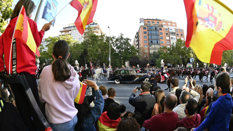 Pedro Sánchez, recibido con pitidos en el desfile militar del 12-O