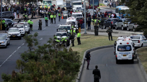 Zona de la explosión, en donde los cuerpos de seguridad están investigando lo sucedido. | Luisa González / Reuters