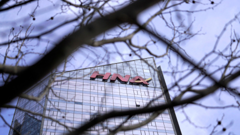 El logo del grupo chino HNA en su sede en Pekín. REUTERS/Jason Lee/