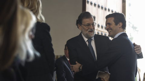 Mariano Rajoy junto a Pablo Casado en la sede del Parlamento de Andalucía - EP/María José López