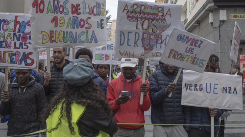 6/2/24 - Varias personas durante una marcha por el décimo aniversario de la tragedia del Tarajal, a 3 de febrero de 2024, en Ceuta.