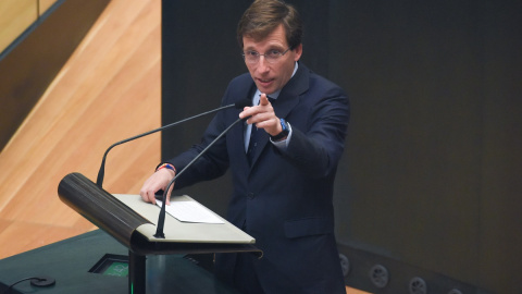 28/03/2023 El alcalde de Madrid, José Luis Martínez-Almeida, interviene durante una sesión ordinaria del Pleno Municipal del Ayuntamiento de Madrid, en el Palacio de Cibeles