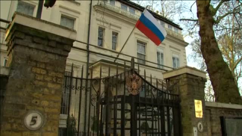 El Reino Unido responde al envenenamiento de un exespÃ­a ruso expulsando a 23 diplomÃ¡ticos del Kremlin