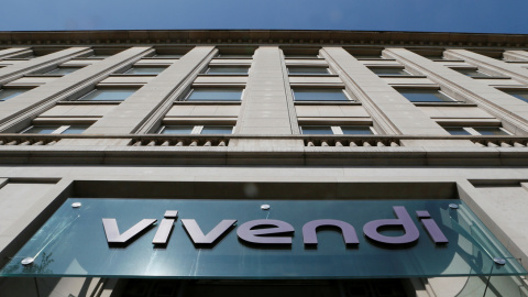 El logo de Vivendi, en la entrada de su sede en París. REUTERS/Gonzalo Fuentes