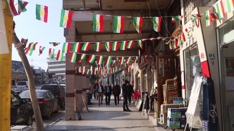 Banderas kurdas en Duhok. FERRAN BARBER