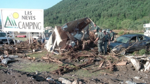 Aspecto del camping tras la riada que inundó y arrasó la zona. EFE