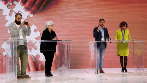 Jaume Vives, Teresa Freixes, José Rosiñol y Dolors Montserrat, durante el debate./EFE