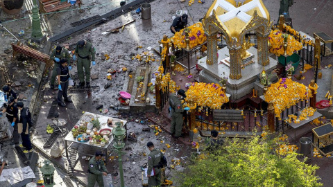 Más de 20 turistas chinos han resultado heridos tras la explosión en el centro de Bangkok./ REUTERS