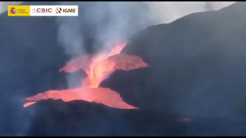 El volcán rebosa una potencia insaciable