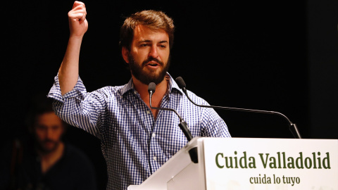 El vicepresidente de la Junta de Castilla y León, Juan García-Gallardo, interviene durante un acto de campaña de Vox, a 23 de mayo de 2023, en Valladolid.