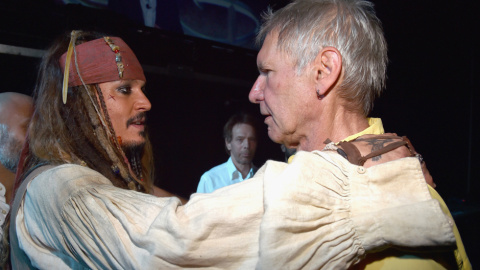 Harrison Ford y Johnny Depp aparecieron en el escenario de la Expo D23 de Disney en Anaheim (California).