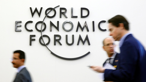 Asistentes a la reunión anual del Foro Económico Mundial (WEF) en Davos, Suiza. REUTERS / Arnd Wiegmann