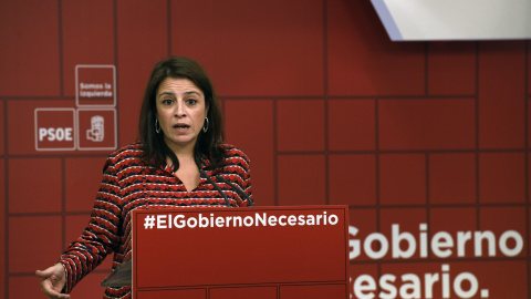 La vicesecretaria general del PSOE, Adriana Lastra, durante la rueda de prensa posterior a la reunión de la Ejecutiva del partido, en la sede de la calle Ferraz. EFE/ Victor Lerena