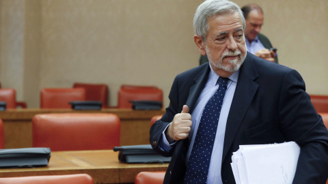 El secretario de Estado de Administraciones Públicas, Antonio Beteta, al término de su comparecencia en la Comisión de Presupuestos, en el Congreso de los Diputados EFE/Kiko Huesca