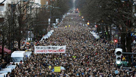 Aspecto de la multitudinaria manifestación en Bilbao. | EFE