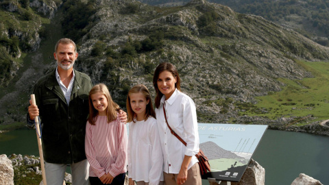 Imagen usada por la Casa Real para la felicitación navideña del rey Felipe VI, la reina Letizia y sus hijas.