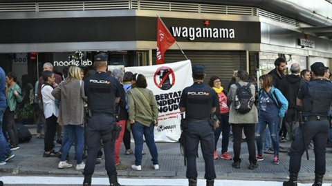 Concentració davant de l'Audiència Nacional en suport als activistes dels CDR detinguts aquest dilluns. EFE