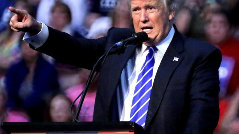 El candidato republicano a la Presidencia de EEUU, Donald Trump, durante un evento de campaña en Sunrise, al oeste de Fort Lauderdale (Florida, EEUU)./ EFE