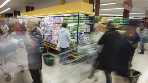 Un supermercado en una imagen de archivo / EFE/David Aguilar