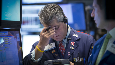 Brókers en Wall Street este lunes. REUTERS/Brendan McDermid