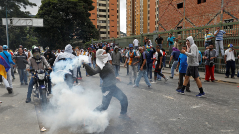 Manifestantes venezolanos en Caracas. - REUTERS