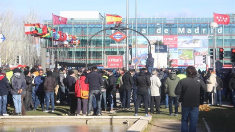 La huelga de taxis se traslada a la Asamblea de Madrid para un pleno monográfico | EP