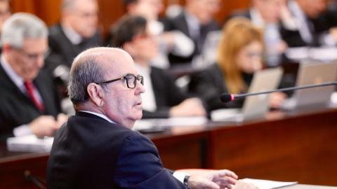 El exconsejero de Presidencia de la Junta de Andalucía, Gaspar Zarrías, durante el juicio de la pieza política de los ERE, en la Audiencia de Sevilla. EFE/Jose Manuel Vidal