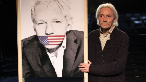 L'intèrpret Joan Frank Charansonnet, que interpretarà el paper de Julian Assange en l'obra 'Assange. El poder de la informació' al Teatre Gaudí