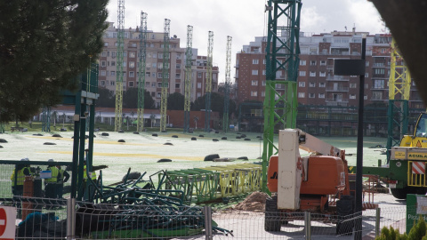 Imagen de los trabajos para demoler campo de golf de Chamberí, declarado ilegal. E.P.