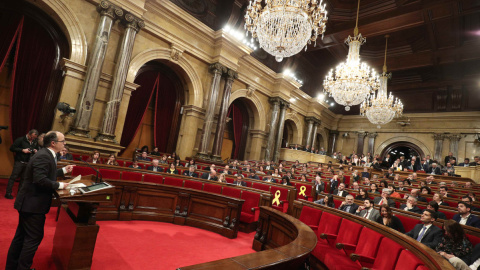 El plen d'investidura al Parlament, durant la intervenció del candidat, Jordi Turull. REUTERS / Albert Gea.